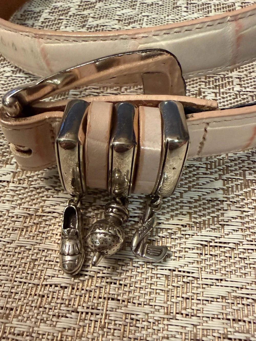Brighton pale pink leather belt with golf dangling charms Sz M/30